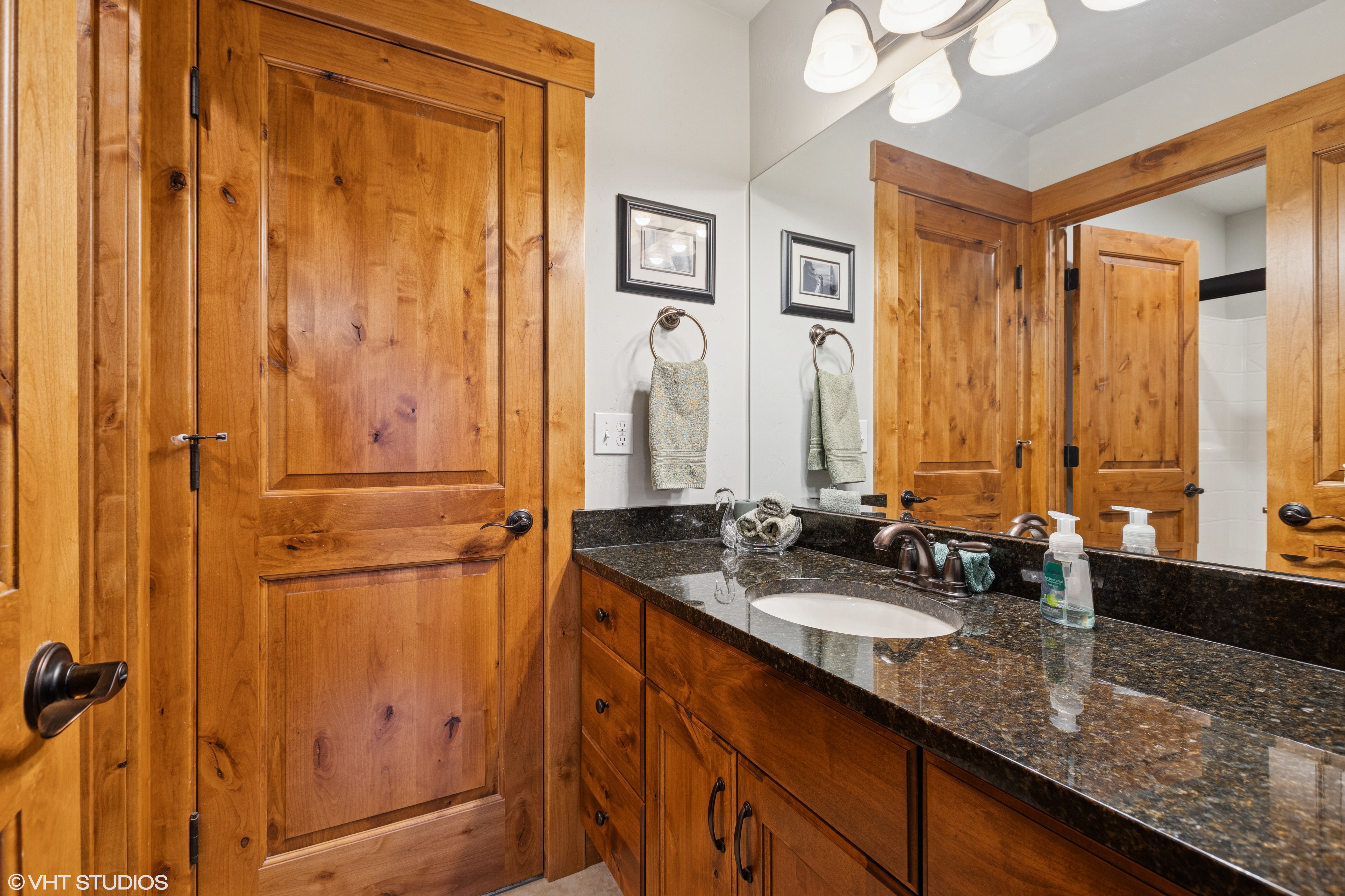 Shared Guest Bath Upstairs