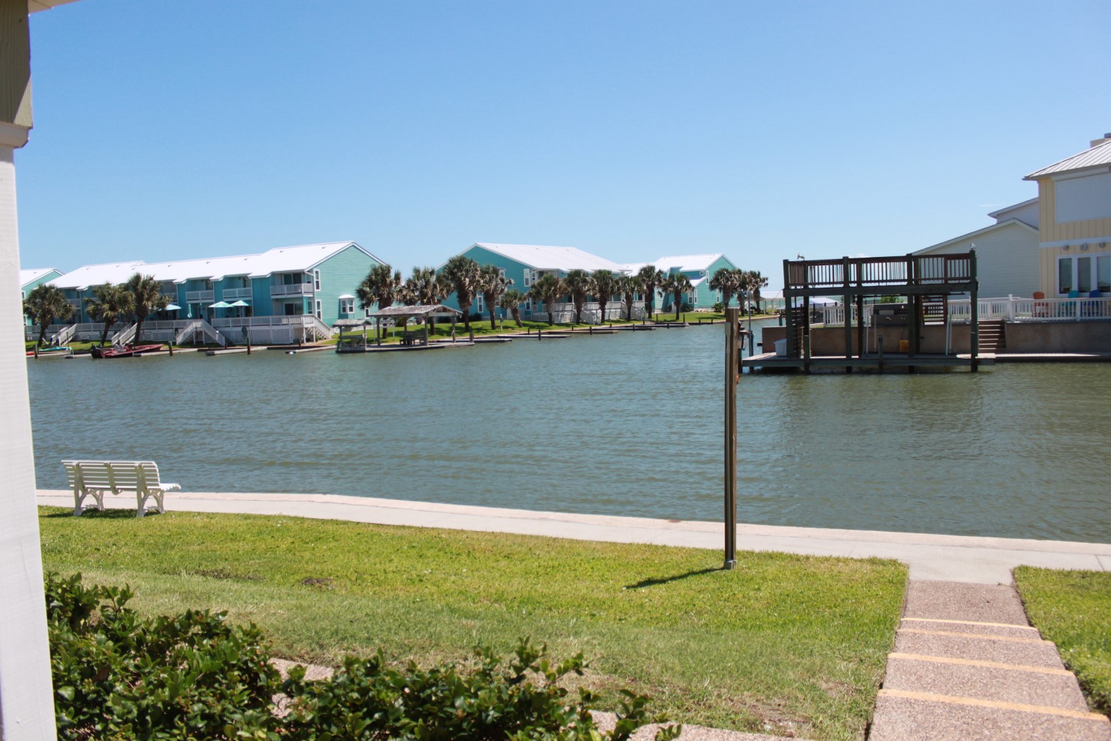 Relax and fish on the water | Photo 15