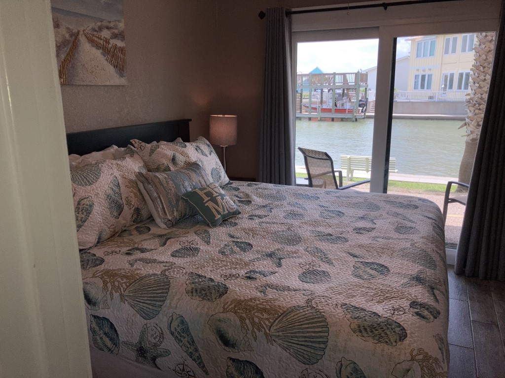Beautiful Ground Level Condo | Photo 13