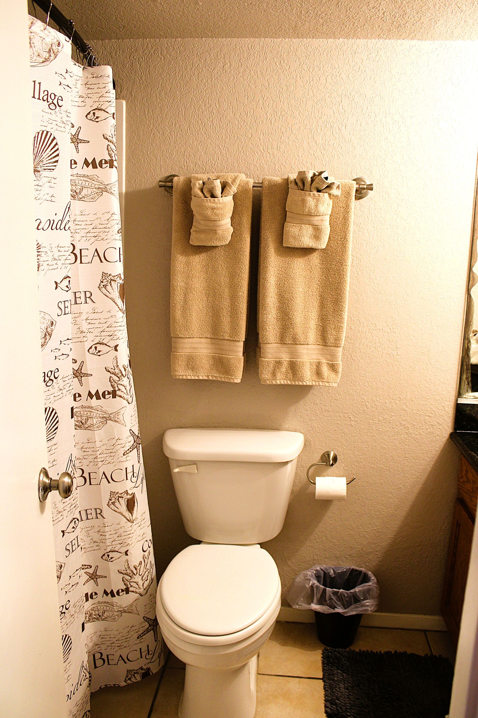 Rustic & Cozy at Kontiki Beach Resort | Photo 8