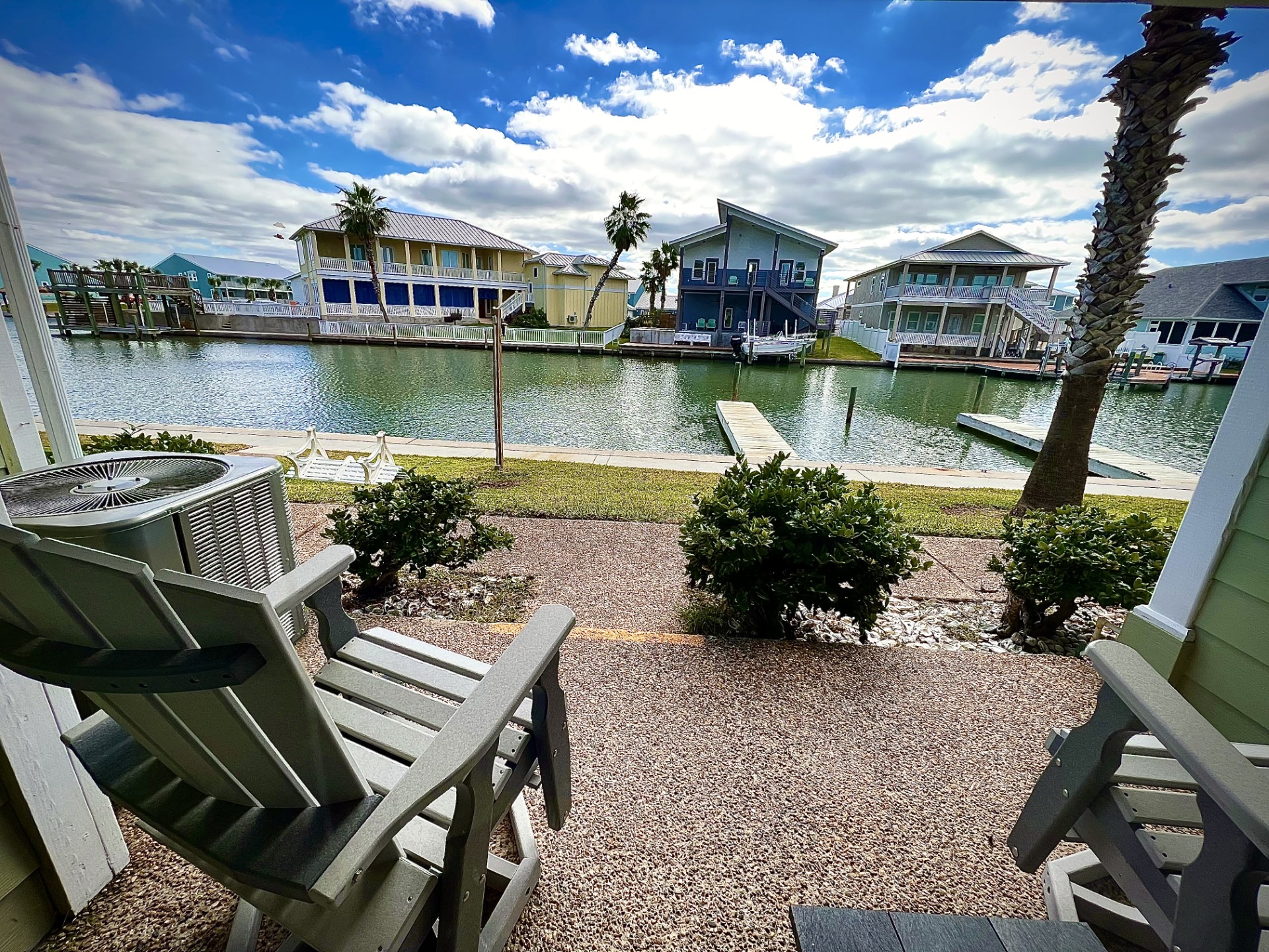 Seashore relaxation on the water condo on a sunny day...... | Photo 8