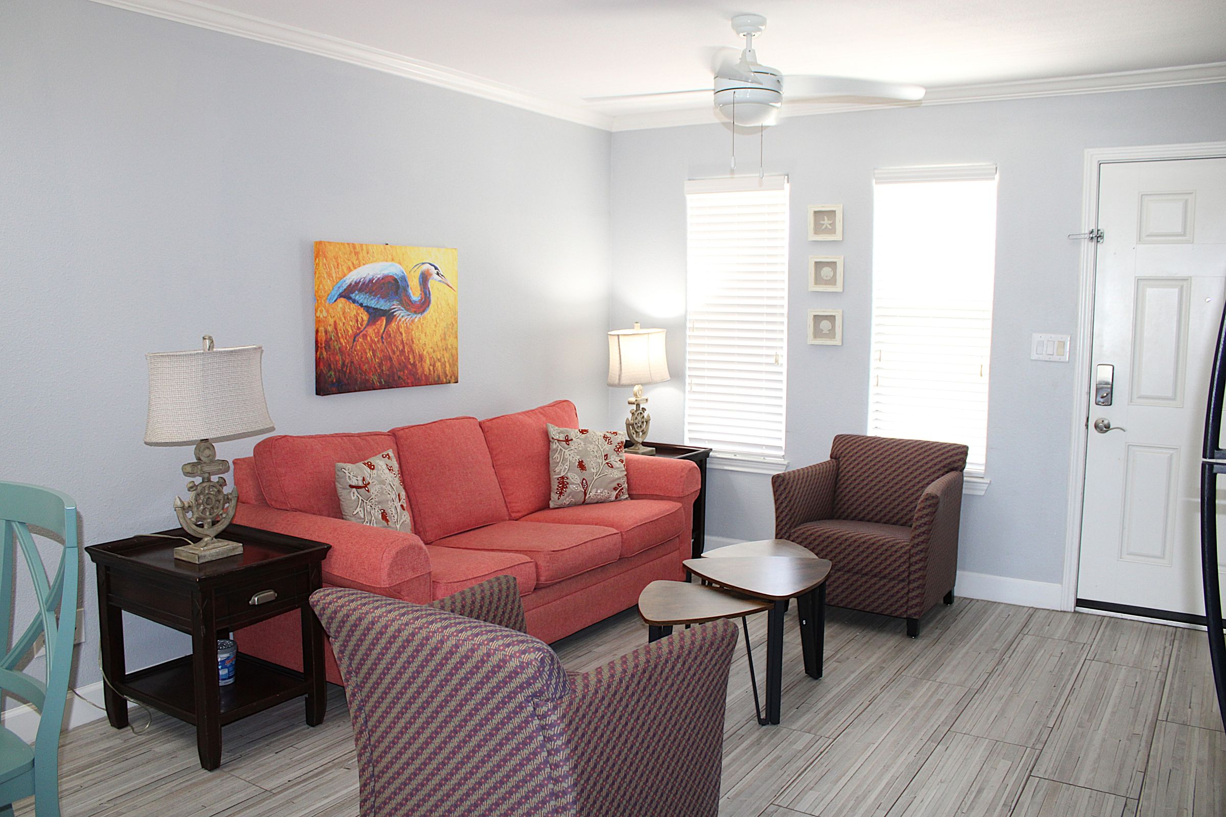 Modern retreat on the water | Photo 3