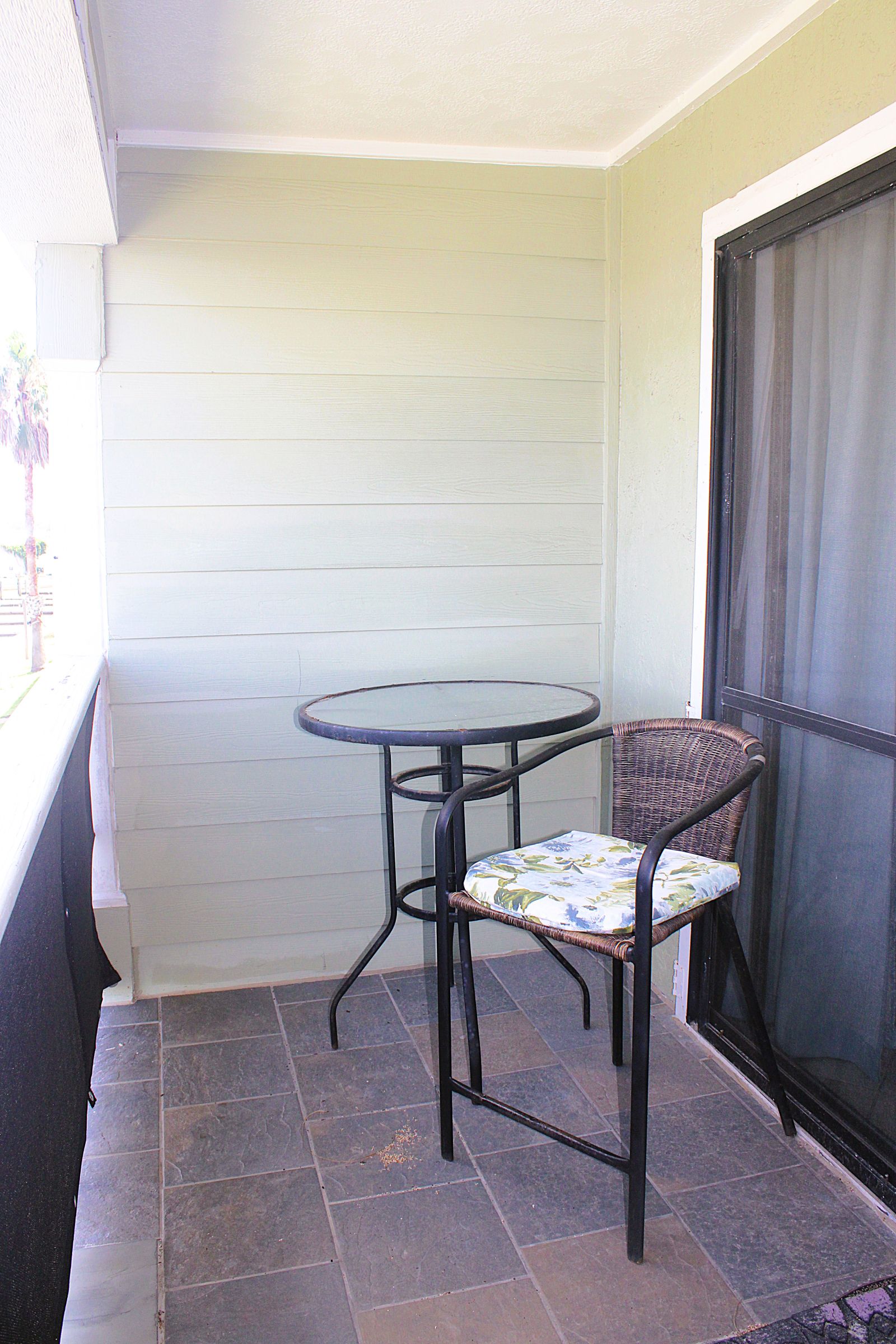 Serene is spending a day in this condo | Photo 7