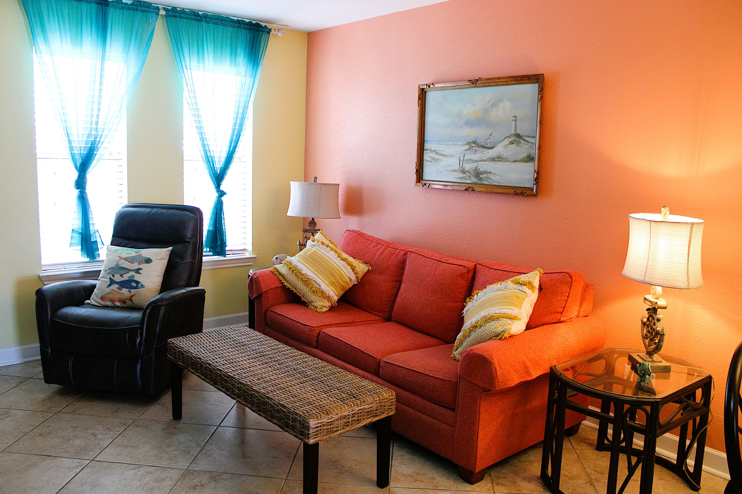 Serene is spending a day in this condo | Photo 8