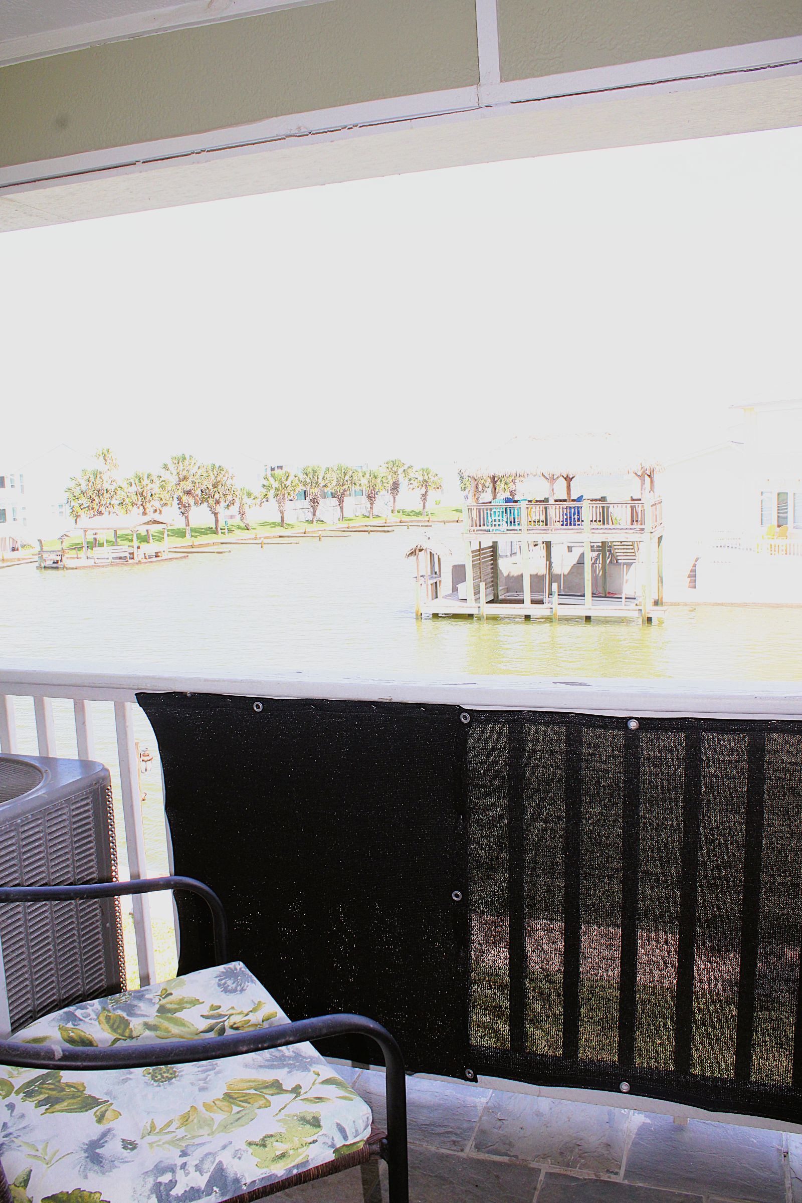 Serene is spending a day in this condo | Photo 5