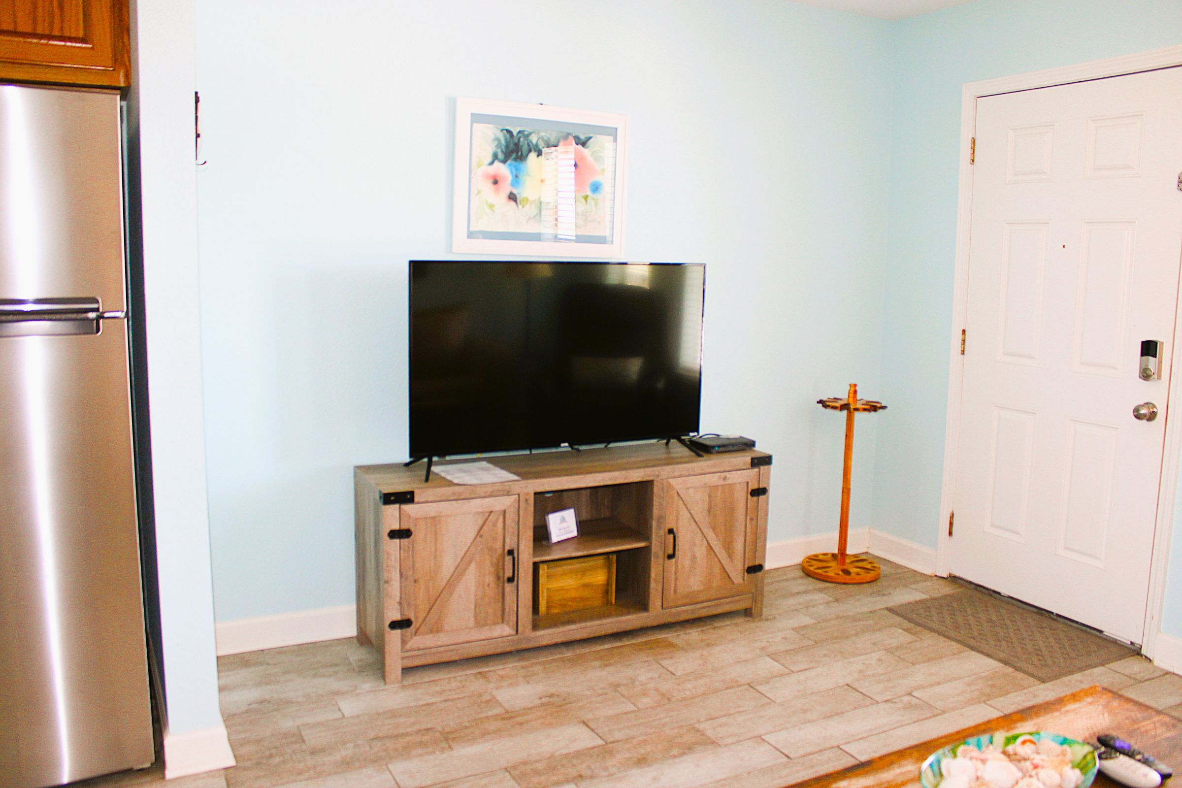 One bedroom condo with open canal view | Photo 3
