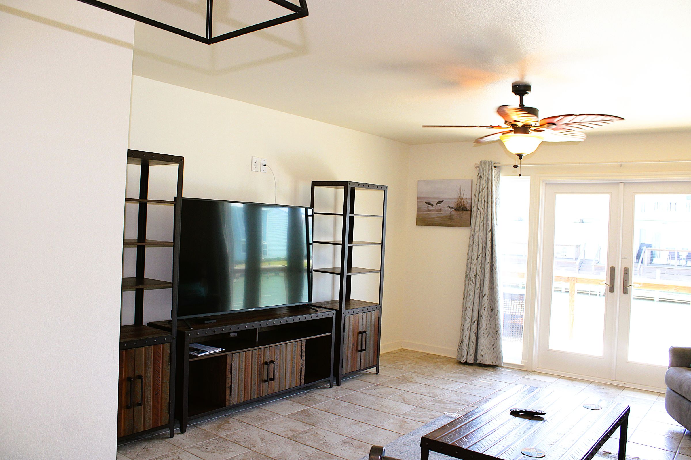 Key Allegro property overlooking canal | Photo 7