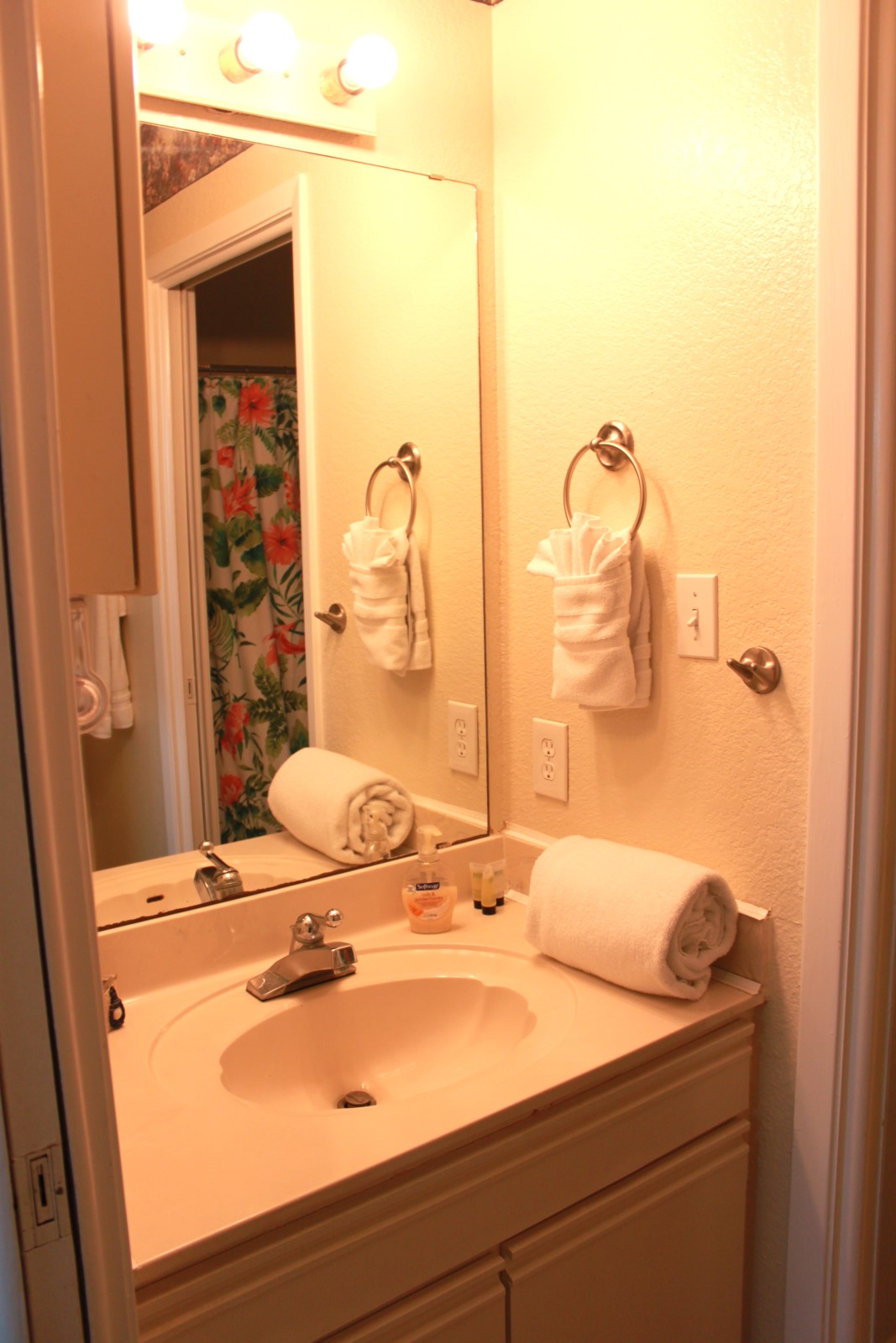 Bayfront canal side condo | Photo 6