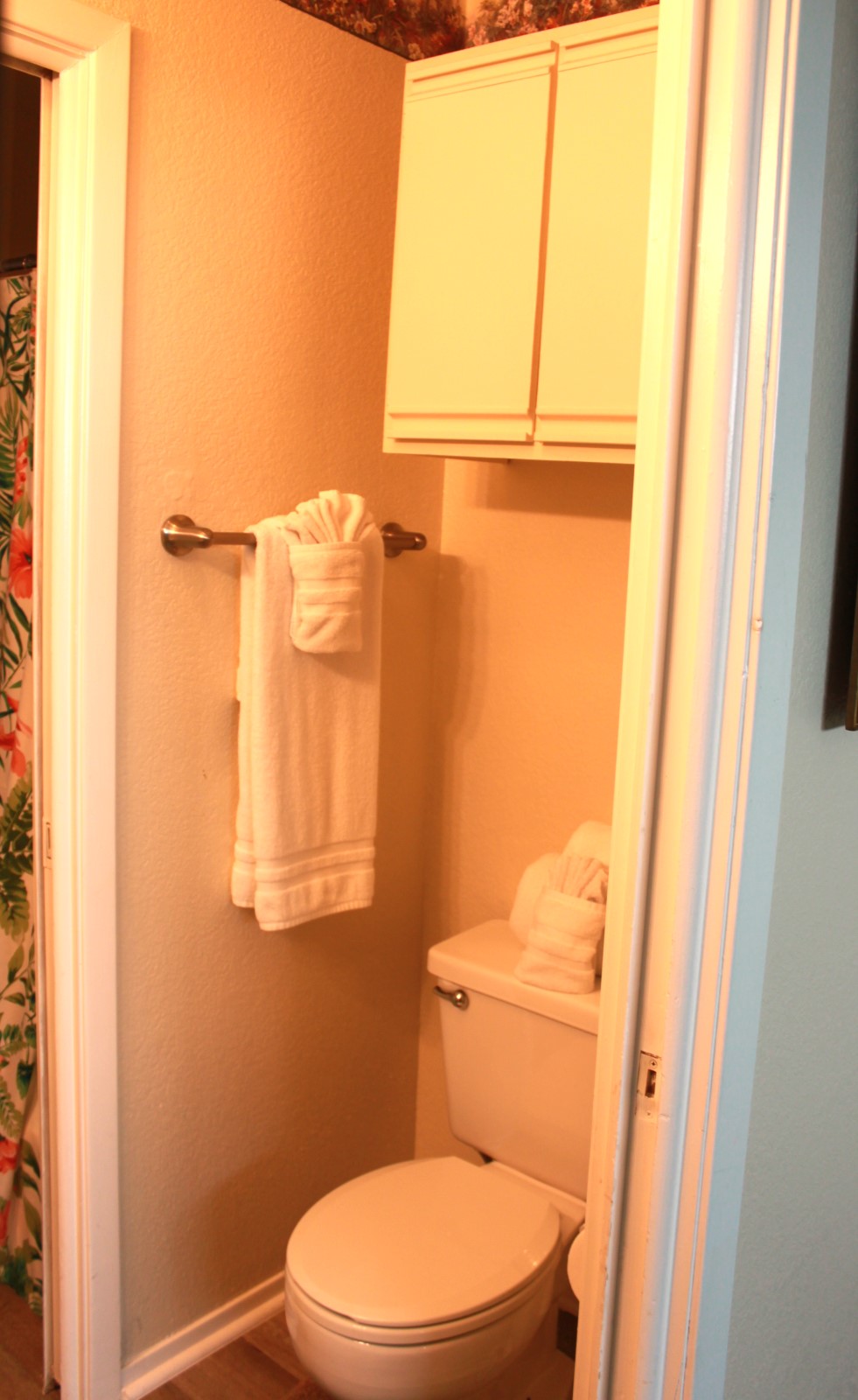 Bayfront canal side condo | Photo 3