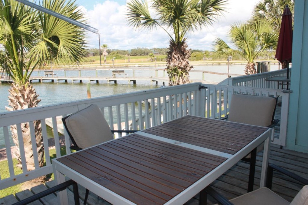 Canal side condo at Bayfront