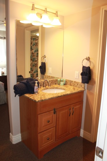 Canal side condo at Bayfront | Photo 2