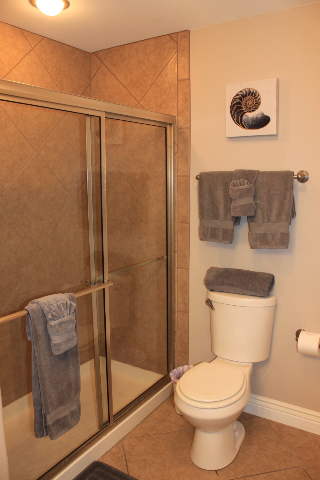 Canal side condo at Bayfront | Photo 22