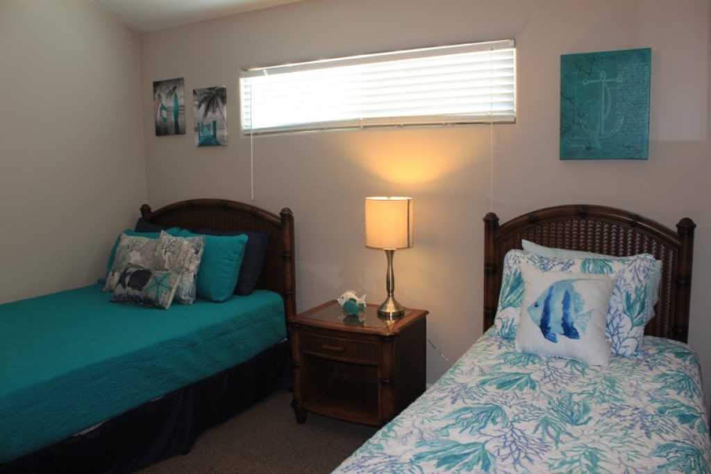 Canal side condo at Bayfront | Photo 14