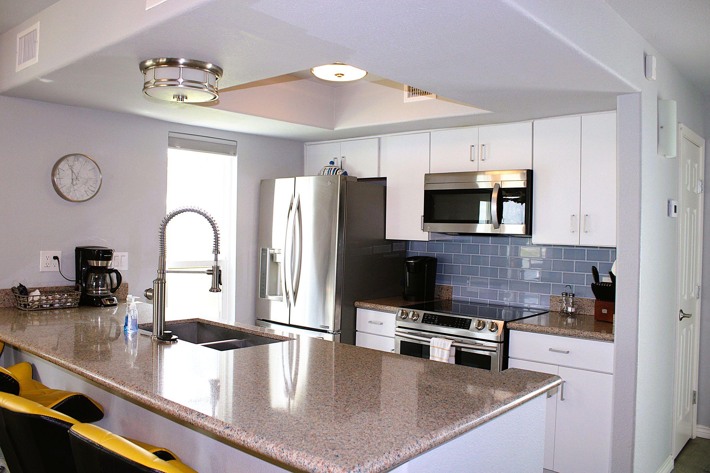 Condo @ Bayfront at Kontiki | Photo 7