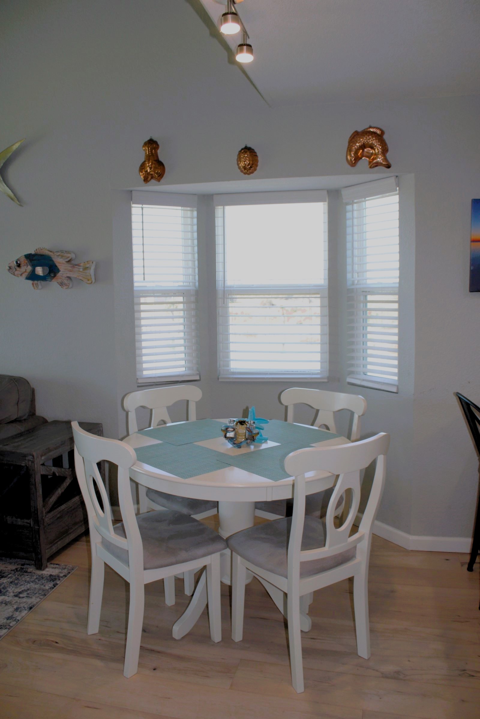 Bayfront two-bedroom condo | Photo 3