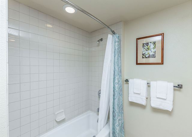 Full Bathroom with Shower Tub