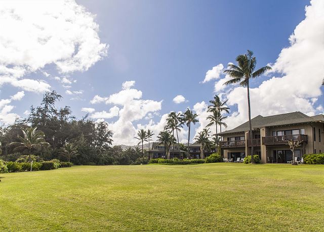 Kaha Lani Resort Grounds