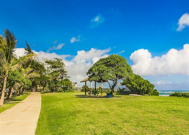 Walking Path to Lydgate Beach