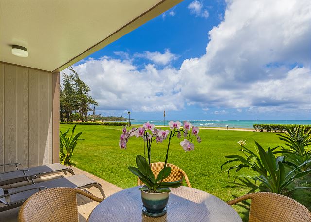 Oceanfront lanai to relax, hear and see the ocean.