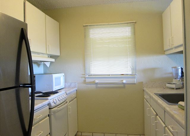 Full kitchen