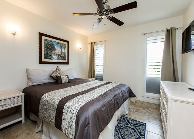 Master Bedroom, King Bed