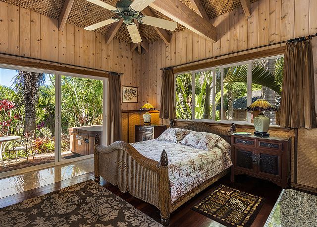 Aloha Suite with Queen Bed, Flat Screen TV & Private Outdoor Hot