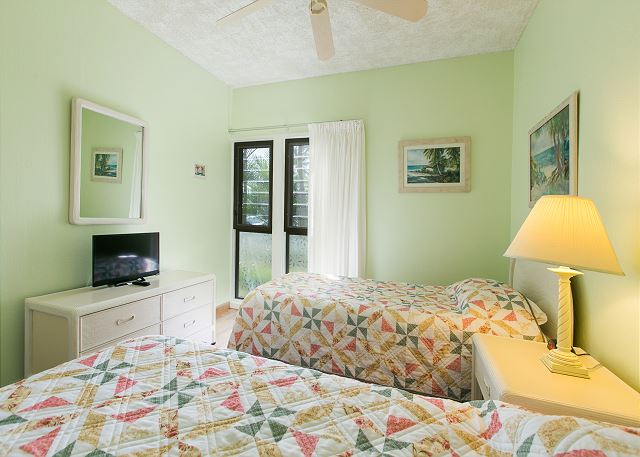 Second Bedroom with 2 twin beds