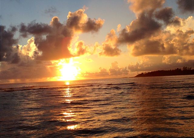 Beautiful sunrise at Anahola Bay