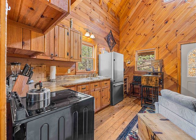 Firefly Hill | Photo 9