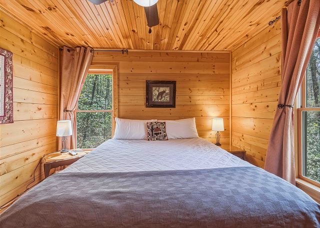 Knotty Pine | Photo 11
