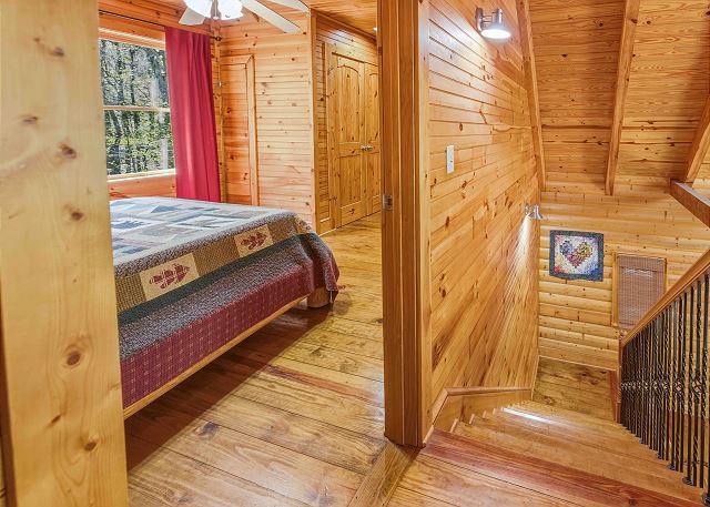 Knotty Pine | Photo 15