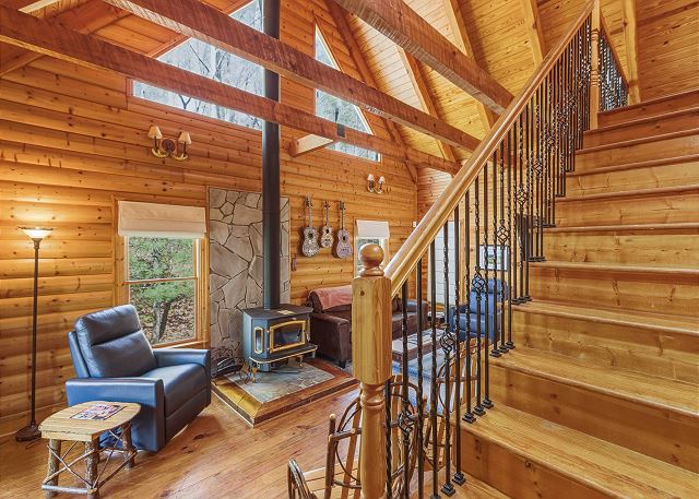 Knotty Pine | Photo 14