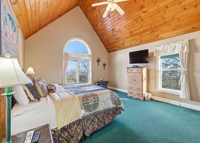 Upstairs King Bedroom