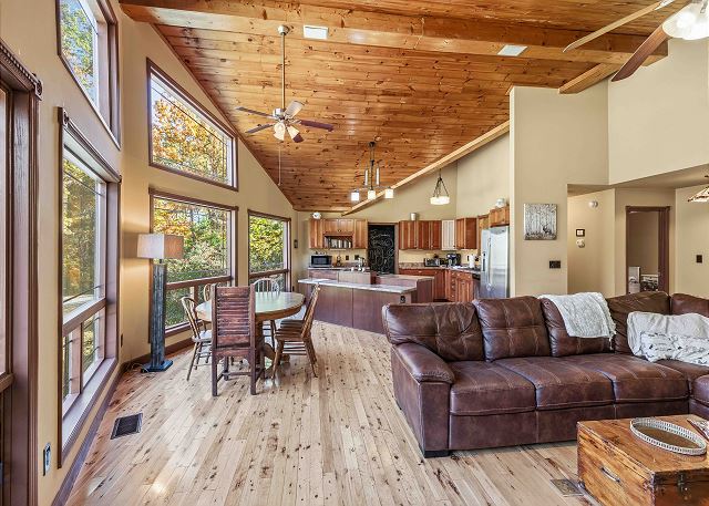 Chimney Mountain Chalet 4