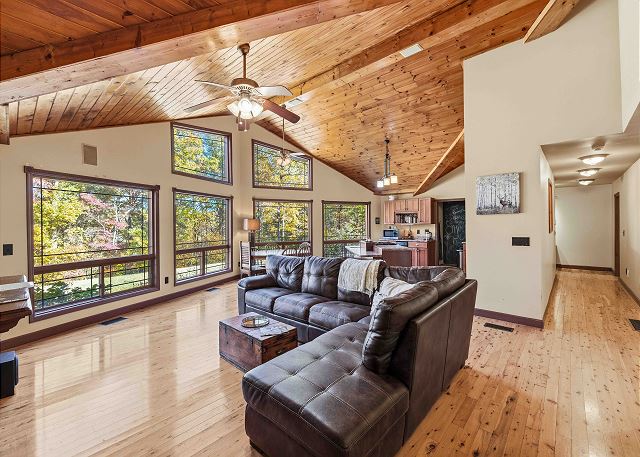 Chimney Mountain Chalet 3