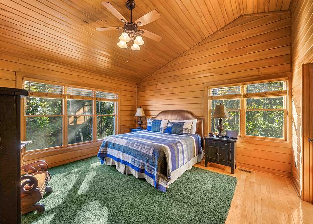 Upstairs Master King Bedroom