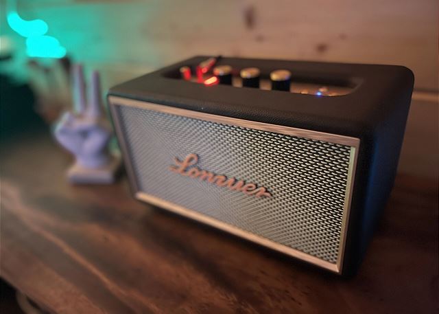 Enjoy the Bluetooth speaker