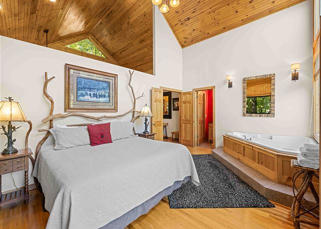 Cozy Comfortable King Bed