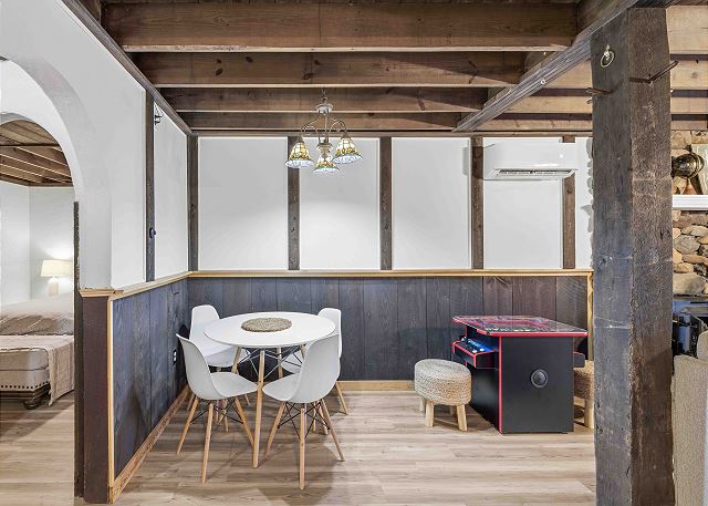 Dine or Play Pac-Man?