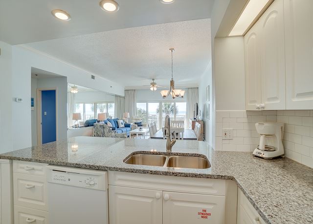 Beach Manor 212 Kitchen Beach Manor 212 Kitchen