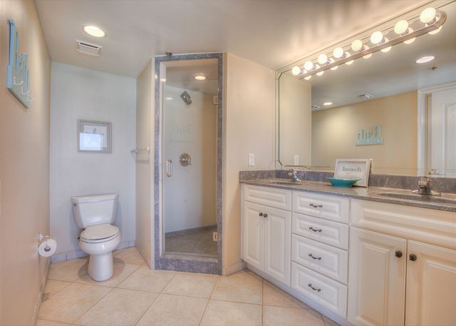 Beachside II 4271 Master Bathroom Beachside II 4271 Master Bathroom
