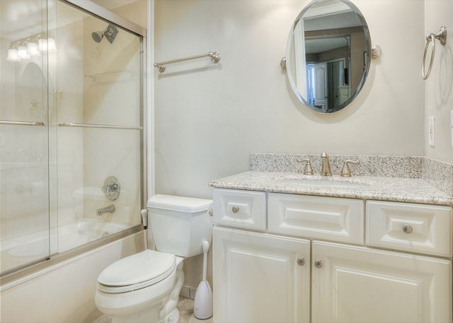 Beachside II 4271 Guest Bathroom Beachside II 4271 Guest Bathroom