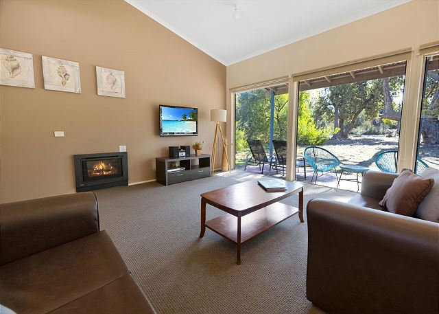 Seabird - Waterfront Retreat: Secluded lodges perfect for nature lovers