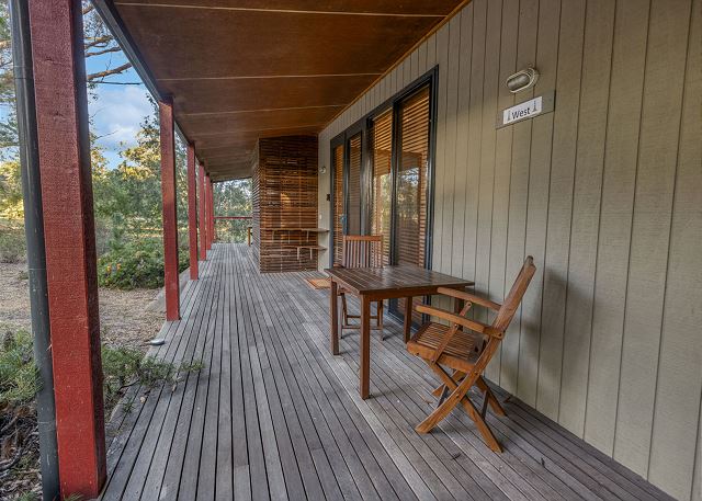 F and E Lakes Escape - West: A peaceful retreat nestled along the lakefront