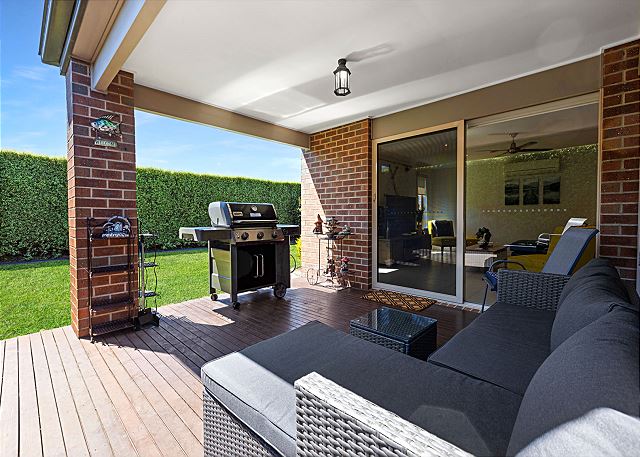 The Yellow Fish - Tranquil Escape in a Prime Paynesville Location