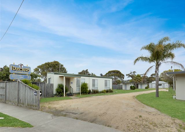 Banksia - A well-located holiday home, close to the water and beach access.