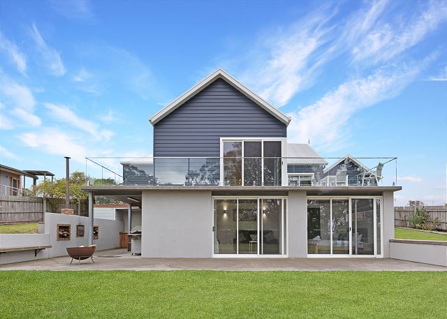 Leighton Bay Views: 28 Leighton Bay Road, Metung
