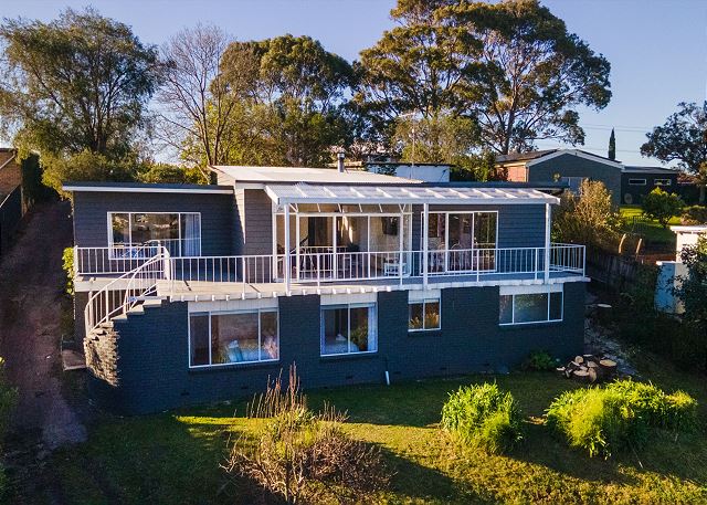 Waters Edge - 159 Newlands Drive, Pville