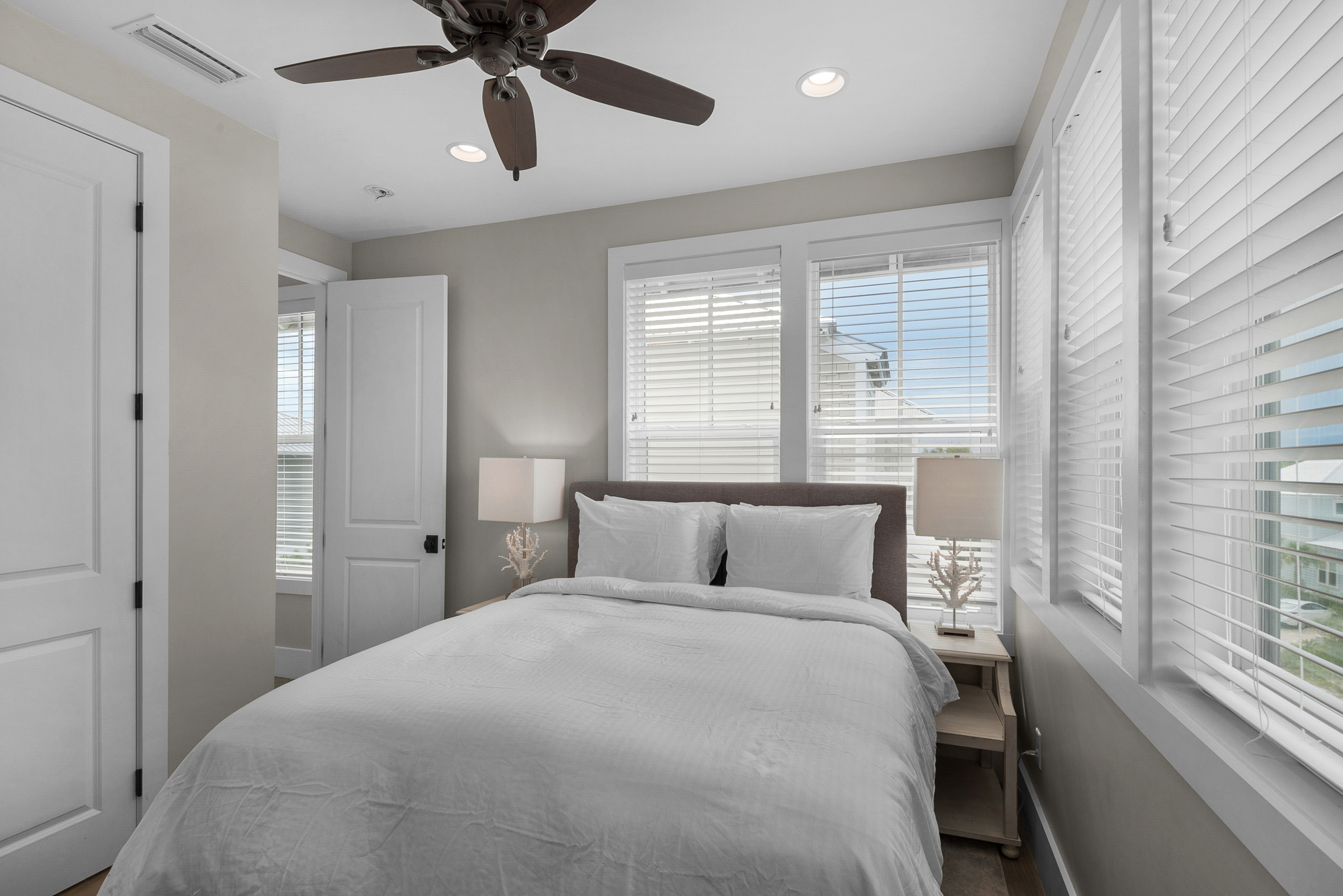 Lifestyles & Dreams 23