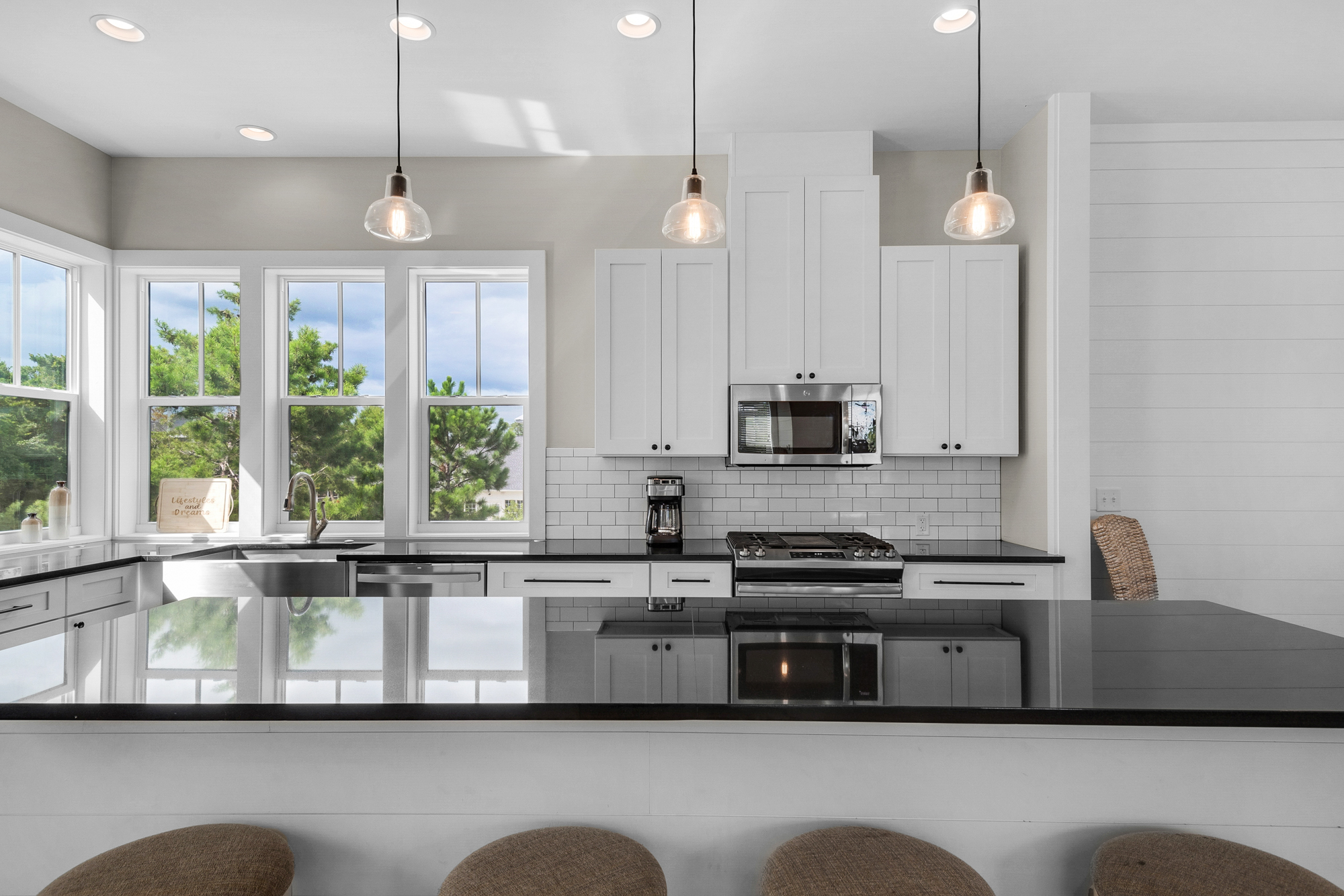 Lifestyles & Dreams 17